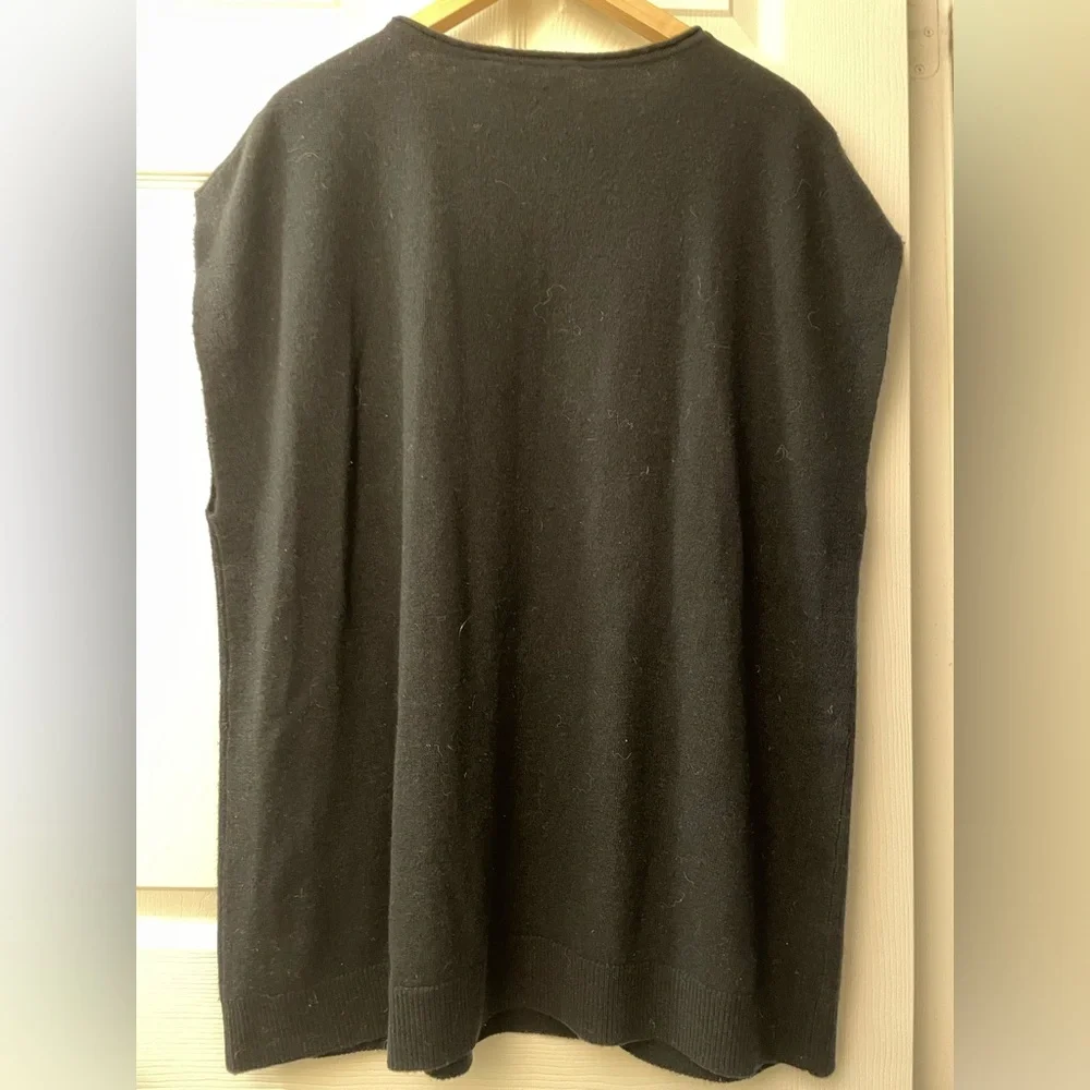 BCBG-Lambswool Sleeveless Sweater Vest Knit Top Oversized Black NWT!